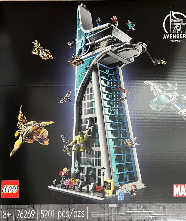 LEGO Marvel Avengers Tower box