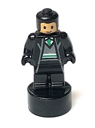LEGO Slytherin Student Statuette / Trophy #1, Nougat Face minifigure
