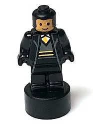 LEGO Hufflepuff Student Statuette / Trophy #1, Nougat Face minifigure