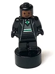 LEGO Slytherin Student Statuette / Trophy #2, Reddish Brown Face minifigure