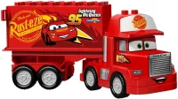 LEGO Duplo Mack - Short Cab and Trailer minifigure