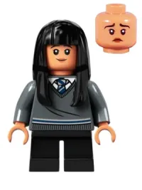 LEGO Cho Chang, Ravenclaw Sweater with Crest, Black Short Legs minifigure