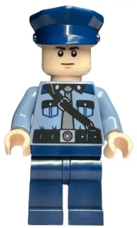 LEGO Gringotts Guard - Light Nougat Head minifigure
