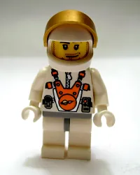 LEGO Mars Mission Astronaut with Helmet, Metallic Gold Visor, Smirk and Stubble Beard minifigure