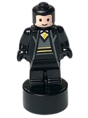 LEGO Hufflepuff Student Statuette / Trophy #3, Light Nougat Face minifigure