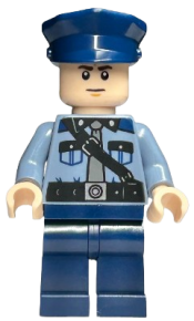LEGO Gringotts Guard - Light Nougat Head minifigure