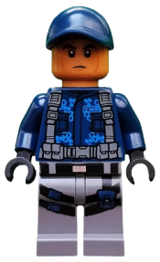 LEGO ACU Trooper - Cap, Male, Medium Nougat Head minifigure