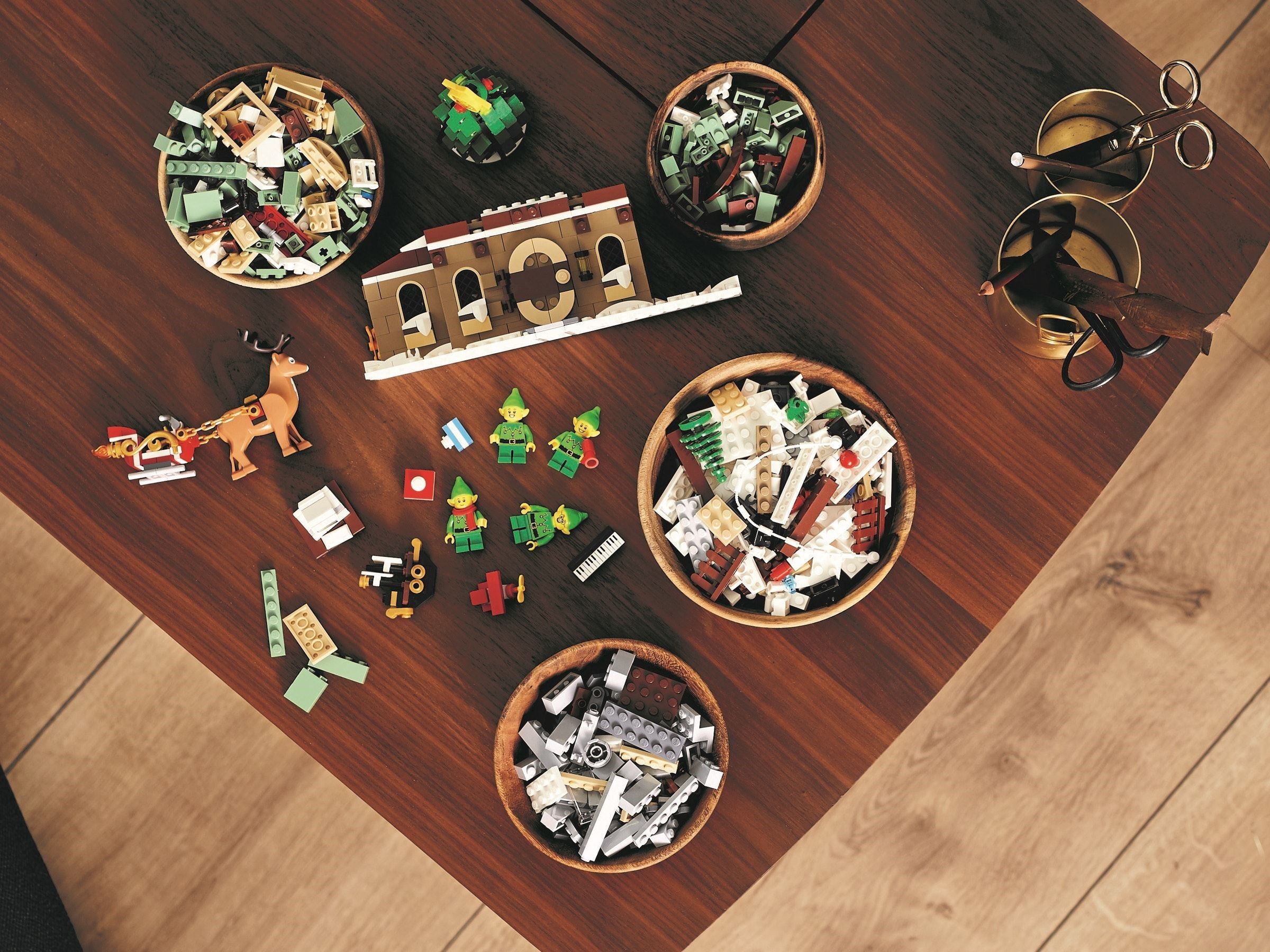 LEGO Elf Club House set