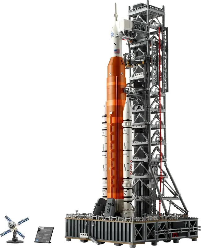 LEGO NASA Artemis Space Launch System set