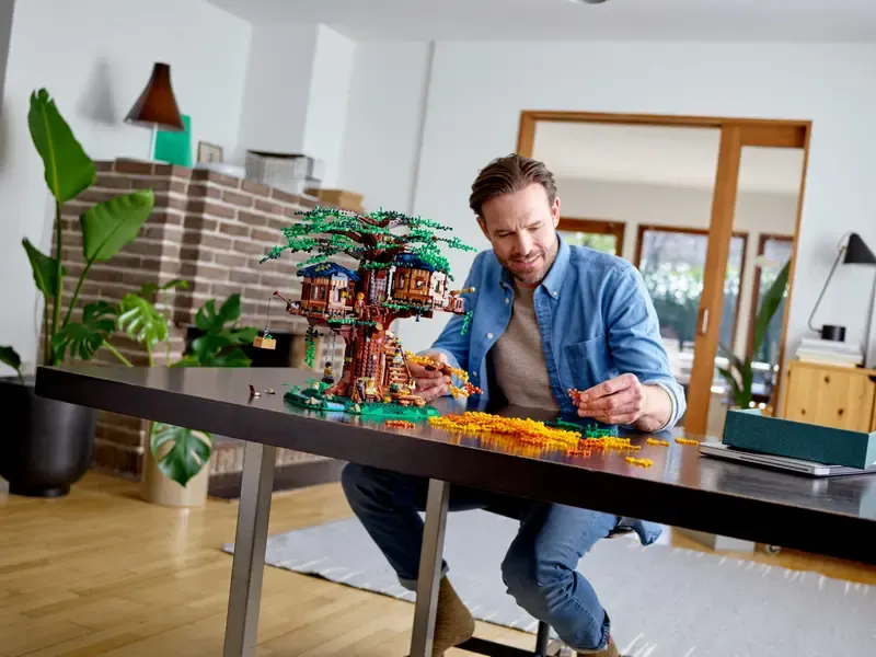 LEGO Ideas Tree House set
