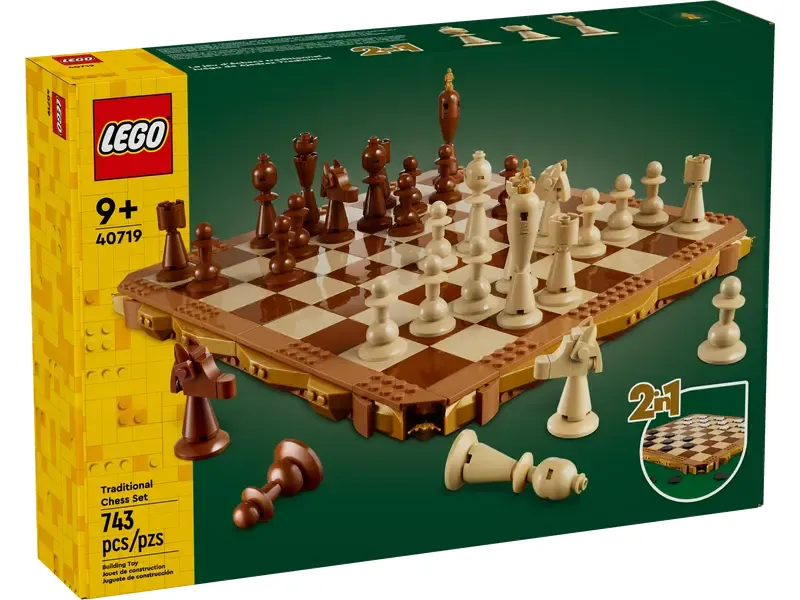LEGO Traditional Chess Set front of box