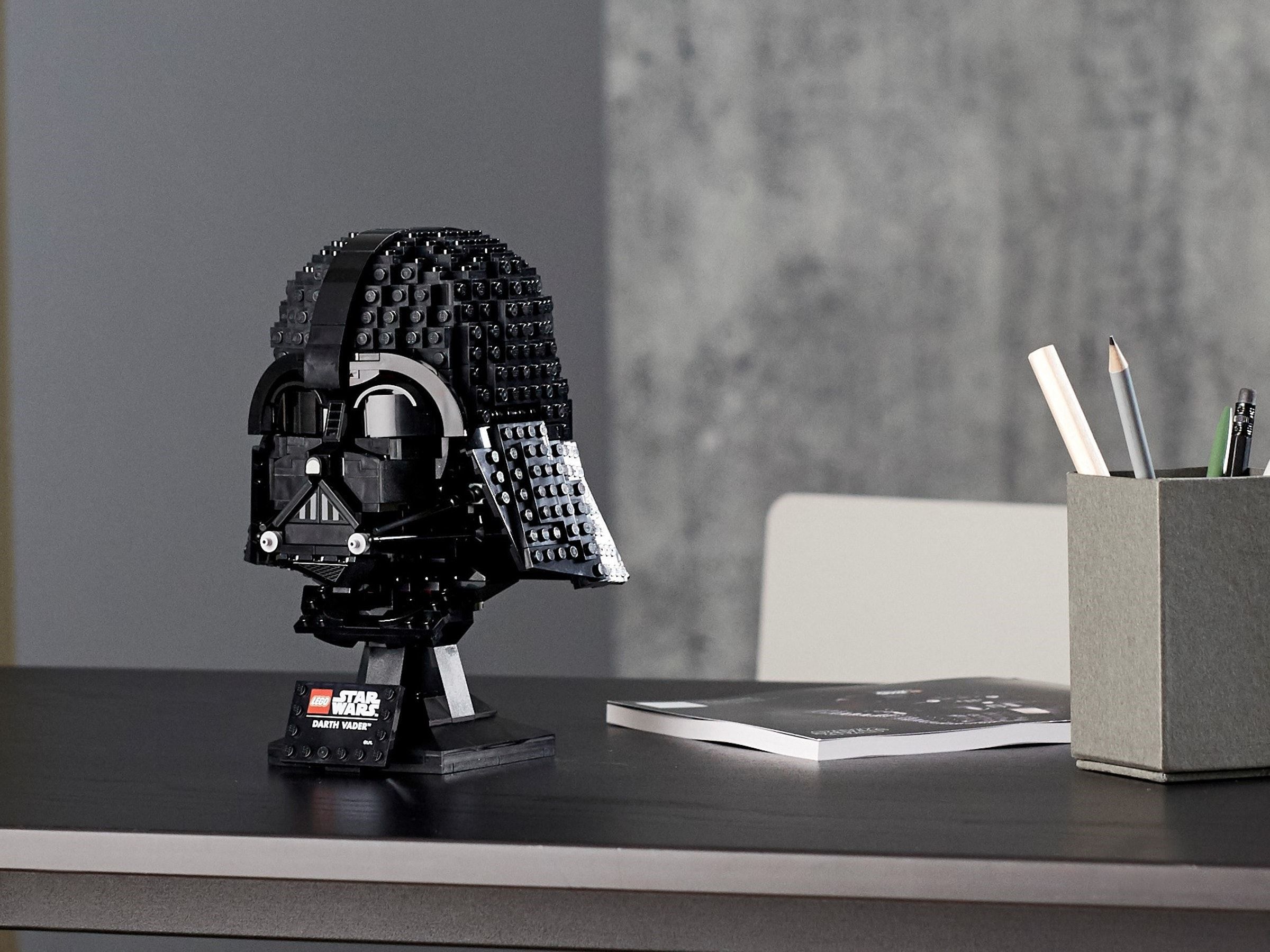 LEGO Star Wars Darth Vader Helmet set