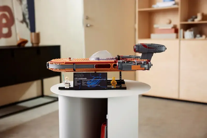 LEGO Star Wars Luke Skywalker's Landspeeder set