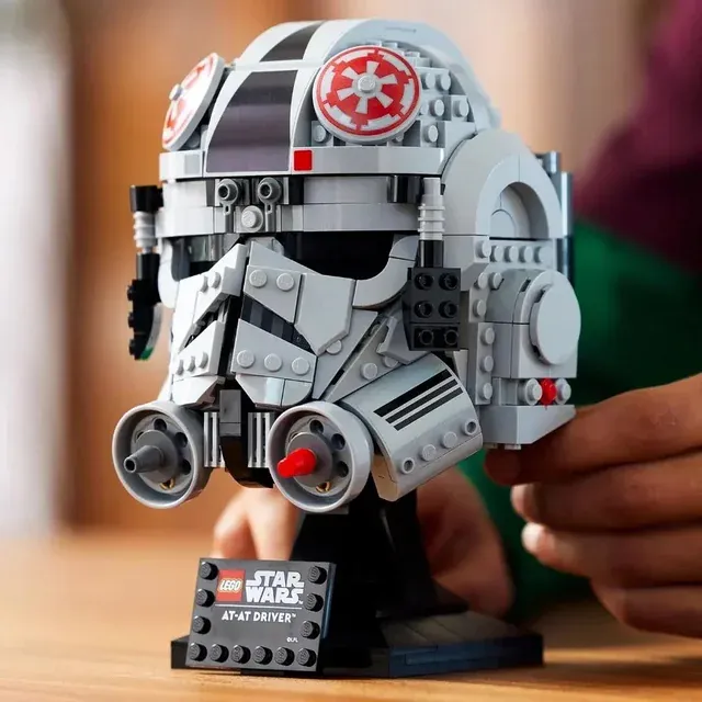 LEGO Star Wars AT-AT Driver Helmet set