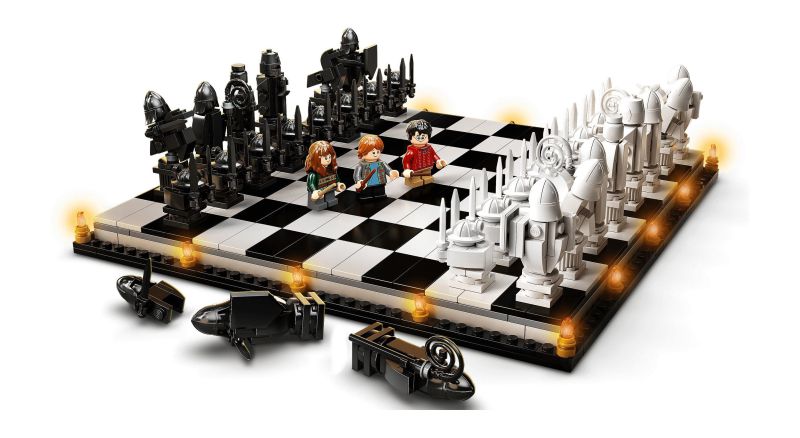 LEGO Hogwarts Wizard's Chess set