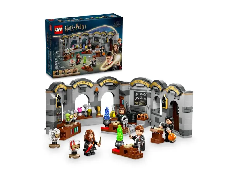LEGO Hogwarts Castle: Potions Class (76431) set and box
