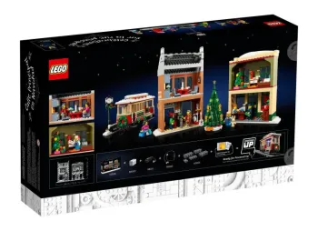 Back of LEGO Holiday Main Street set box