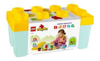 Back of LEGO Organic Garden set box