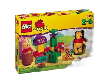 LEGO Pooh and Tigger Play Hide and Seek set
