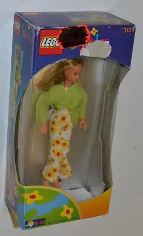 LEGO Marie in Happy Flowers set