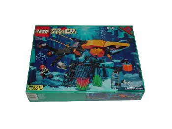 LEGO Shark's Crystal Cave set