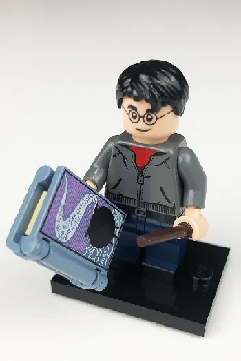LEGO Harry Potter, Harry Potter and Fantastic Beasts Series 2 (Complete Set with Stand and Accessories) minifigure